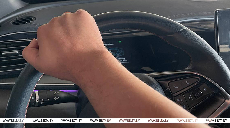 Лукашенко поручил ужесточить подготовку водителей в автошколах