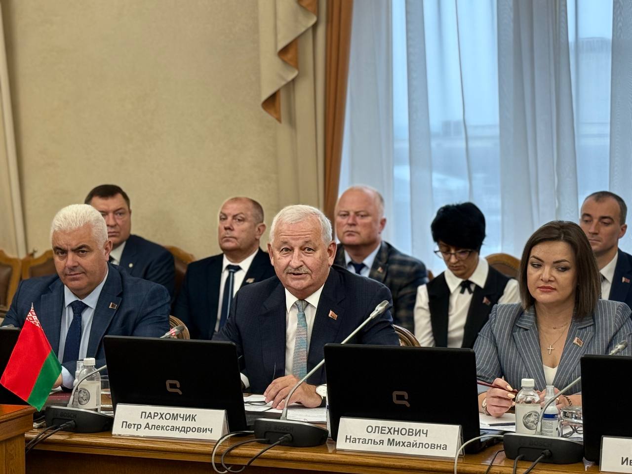 В российском Орле проходит заседание рабочей группы по взаимодействию Орловской области и Республики Беларусь. В нем участвуют председатель Брестского облисполкома Пётр Пархомчик и губернатор Орловской области Андрей Клычков 